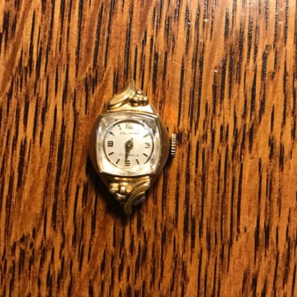 Waltham Ladies Watch. No Band. Manuel wind up. Believe it’s 10k gold plated. - Picture 7 of 10